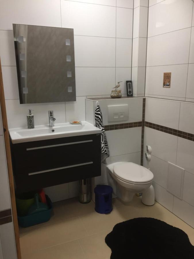 Unter Dem Dach Mit Parkplatz Apartment Bremen Exterior photo