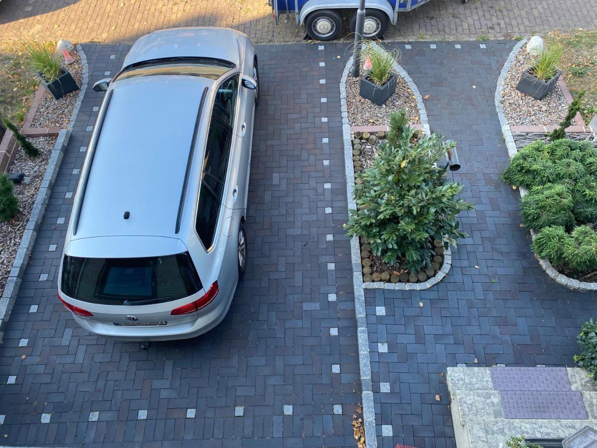 Unter Dem Dach Mit Parkplatz Apartment Bremen Exterior photo
